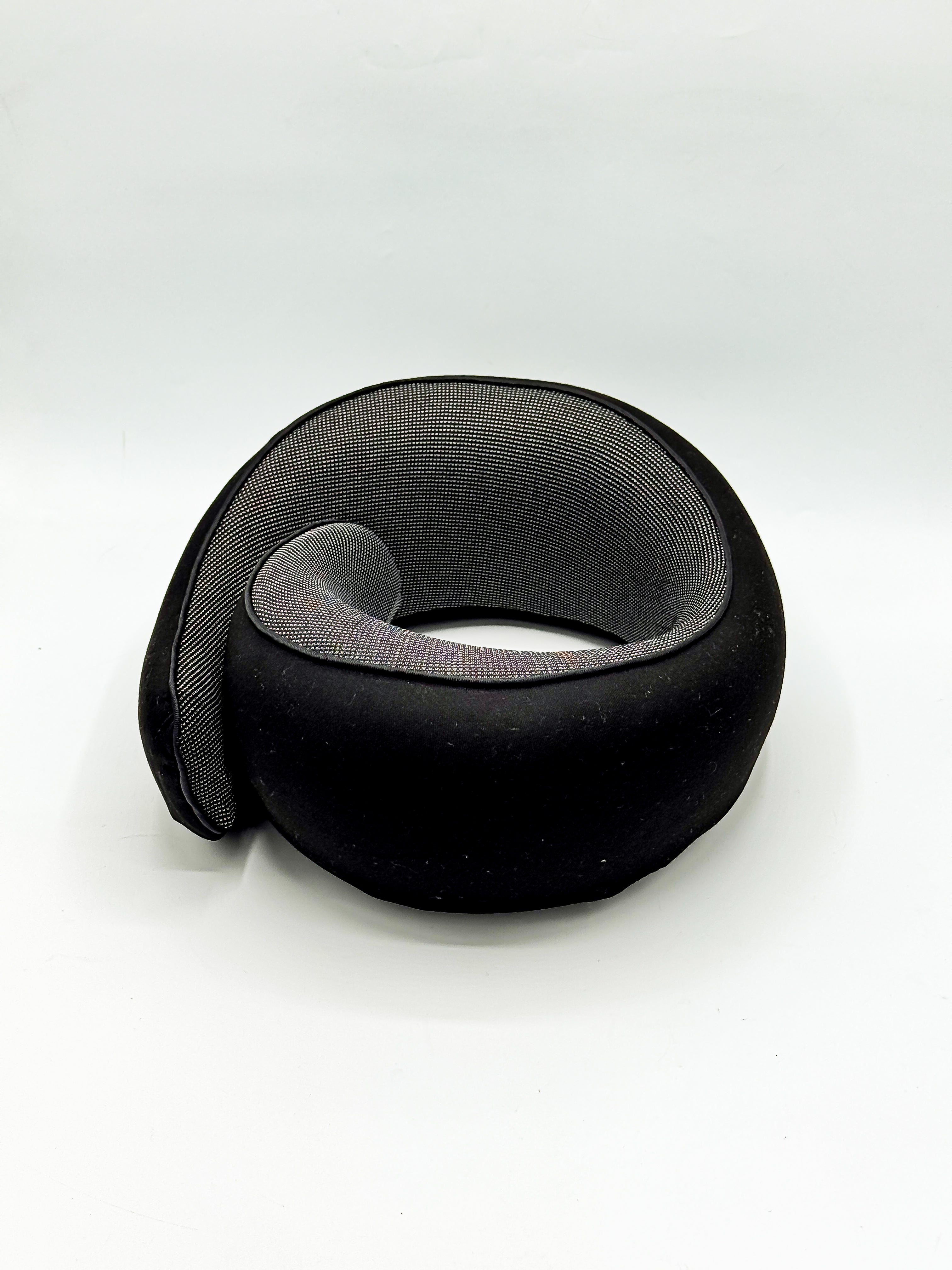 TRAVEL PILLOW
