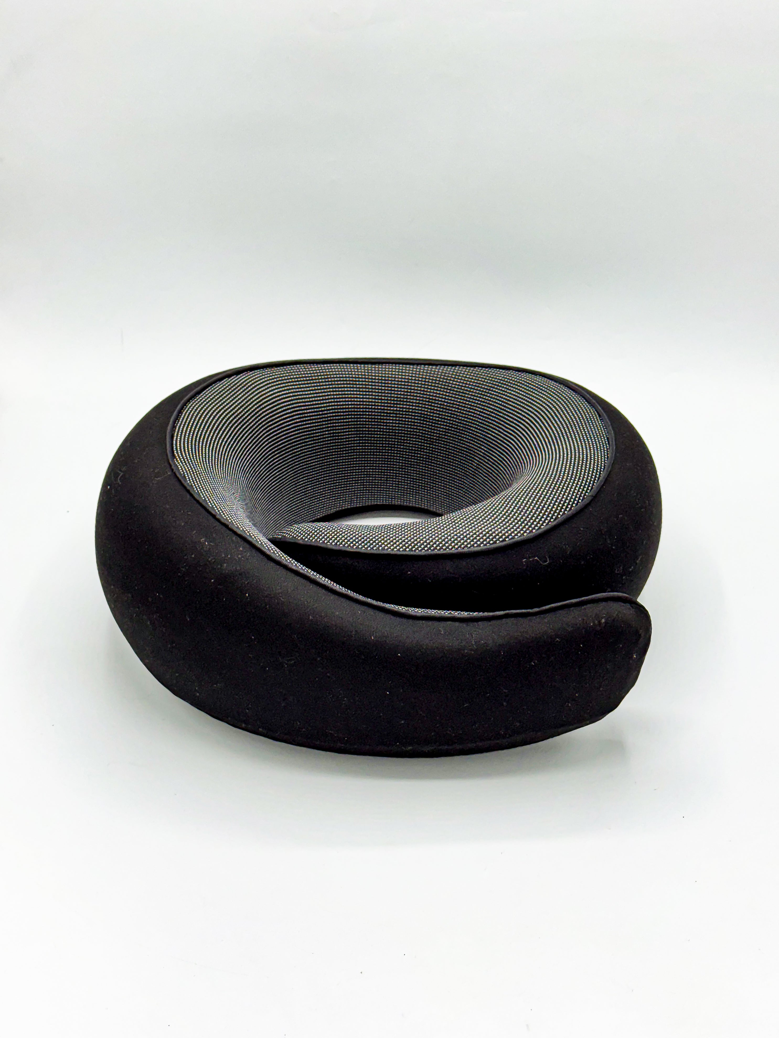 TRAVEL PILLOW
